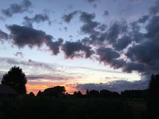 Coucher du soleil, ciel lagn