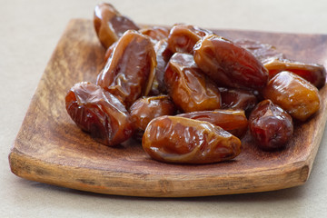 dates on plate