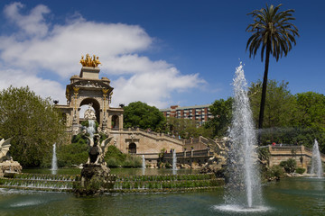 Fototapeta na wymiar Ciutadella park in Barcelona with monument and fountain