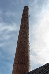 Schornstein einer stillgelegten Textilfabrik