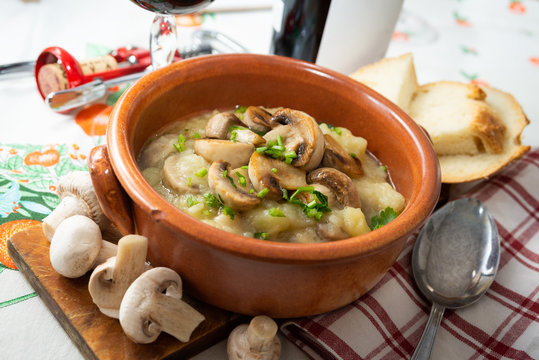 Zuppa di funghi e crema di patate, Vegetarian food