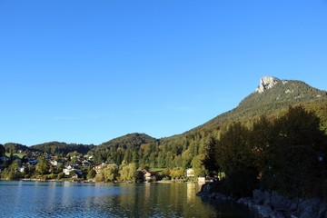 Fototapeta premium Panoramablick über den Fuschlsee im Salzkammergut.