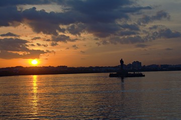 Obraz premium BUDDHA STATUE IN HUSSAIN SAGAR