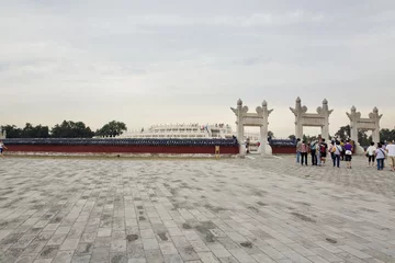 Poster Tourists visiting the Temple of Heaven in Beijing, China © lapas77
