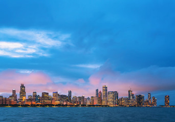 Fototapeta na wymiar Downtown Chicago cityscape skyline at twilight with Lake Michigan in the foreground