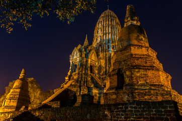 Fototapeta na wymiar Ayutthaya by night
