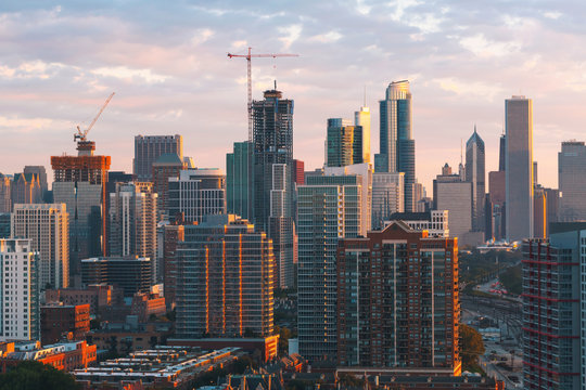 Downtown chicago cityscape skyscrapers skyline at sunset