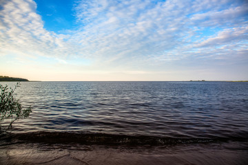 Obraz premium Lake in summer - blue water and sky