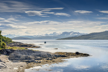 Fototapeta na wymiar Landschaft bei Finnsnes in Norwegen