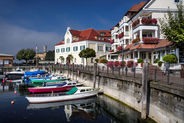 Hafen Lanenargen am Bodensee sonnig entzerrt