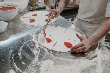 Pizza especial artesanal hecho por pizzero italiano