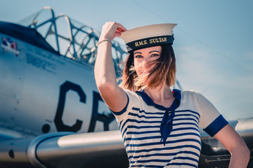 Pinup et Avion ancien