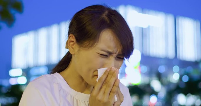 woman get cold