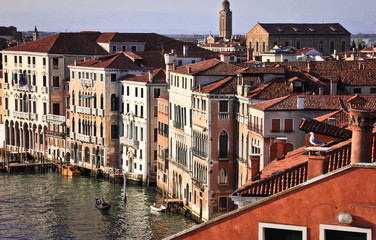 Fototapeta na wymiar Facades of houses on the Grand Canal, Venice