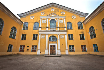Fototapeta na wymiar Empire style of facade of the yellow building - House of Culture