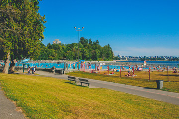 Naklejka premium Second Beach Vancouver, Stanley Park. view of the pool nearby