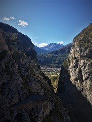 Fototapeta na wymiar Montagne,Vallata,Cielo Azzurro,Panorama,Paesaggio