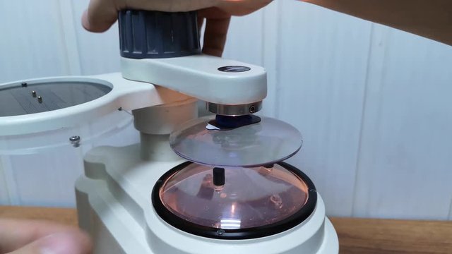 Preparing lens for glasses to edging