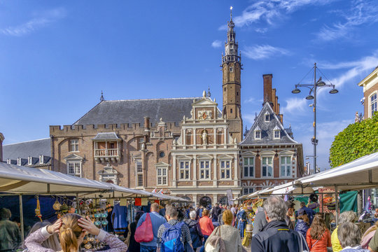 Wochenmarkt vor dem Stadthaus in Haarlem