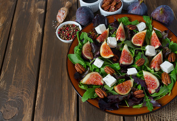 figs, feta,rucola and pecan nut salad