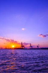 Obraz premium 夕暮れの大阪港