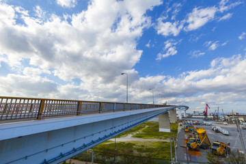 なみはや大橋と青空