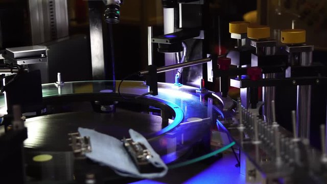 The screw part scanner machine for quality control process. The screw inspection process.