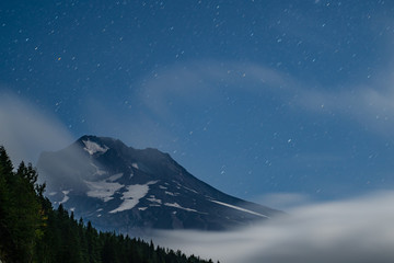 Fototapeta na wymiar Clouds over Mt. Hood