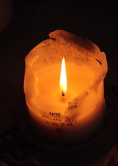 Eine brennende Kerze, Candlelight,