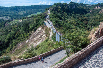 Verso Civita di Bagnoregio
