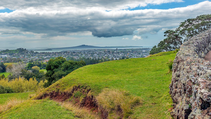 Fototapeta na wymiar A view of Rangitoto island from One Tree Hill
