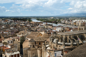 View of the cathedral and the city of Tortosa from above.