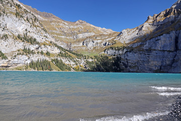 Oeschinensee bei Kandersteg, Alpen, Schweiz