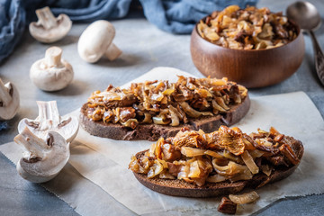 Hot sandwiches with mushrooms