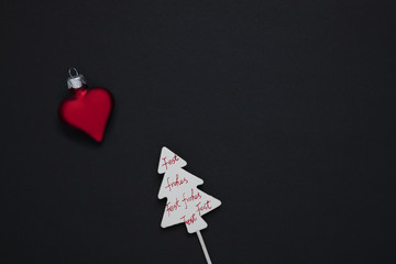 Weihnachtswünsche und ein rotes Herz