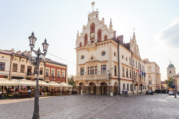 Renesansowy Ratusz Miejski na Starym Rynku w Rzeszowie - obrazy, fototapety, plakaty