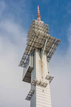 Fernsehturm Telemax Hannover aus der Froschperspektive