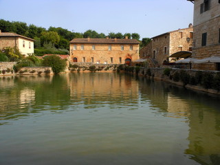 Bagno Vignoni - la piazza
