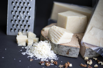 Grated cheese slices