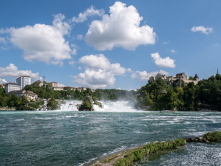 Rheinfall bei Schaffhausen  -rechts Schloss Laufen,aufgenommen vom Rheinfallquai