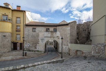 Puerta de San Gil entrada al casco histórico de la ciudad de  Burgos,  restos de la muralla 