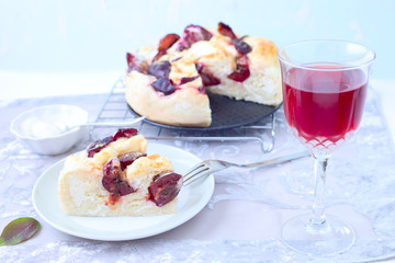 Pflaumenkuchen mit Quark