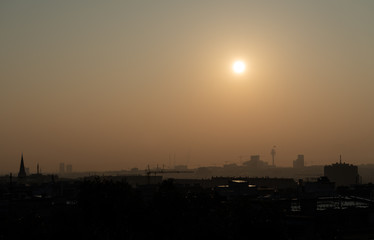 Naklejka premium Sonnenaufgang über Wien
