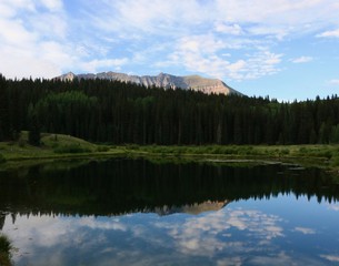 Fototapeta na wymiar Mountain Reflection