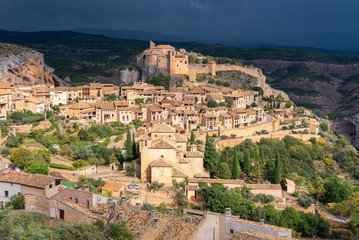Fototapeta na wymiar Alquezar, beautiful medieval village in Huesca, Spain
