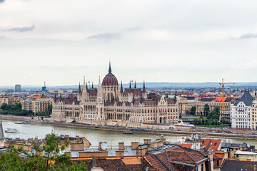 Obraz premium View from above on the Budapest city and Hungarian Parliament Building on the bank of the Danube river