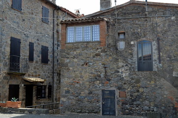 Steinhäuser in Bolsena
