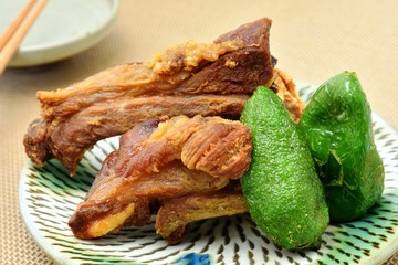 豚スペアリブの唐揚げ