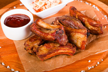 Pork ribs with sauce