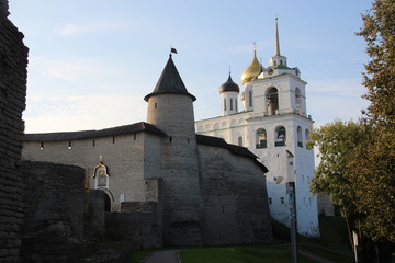 Fototapeta na wymiar Fortress (Krom) of Pskov, Russia